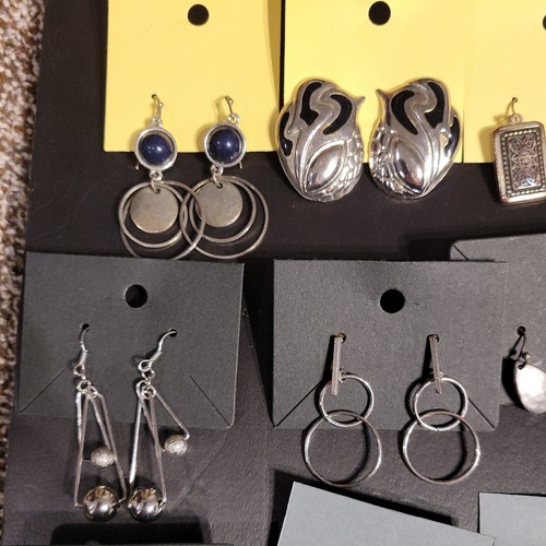 Vintage to Modern Lot Of Silver Tone Pierced Earrings 20 pairs plus 5 bonus pair - Picture 7 of 7
