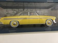 voiture tintin 1 /24 N° 39 LA VOITURE DES RAVISSEURS