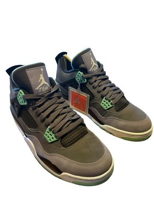 Jordan 4 Retro Green Glow 10/44 (like new)