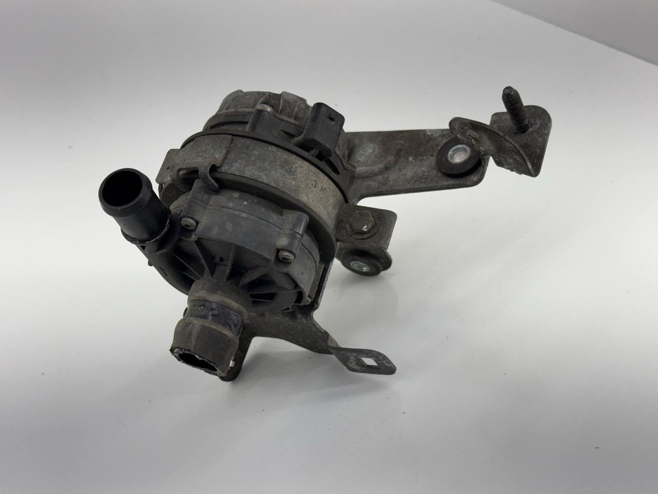 2017 - 2020 MASERATI LEVANTE 3.0L ENGINE COOLANT AUXILIARY WATER PUMP  430