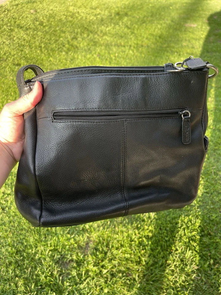 Cartera hobo de hombro negra de cuero Rolfs Foto 2 de 4