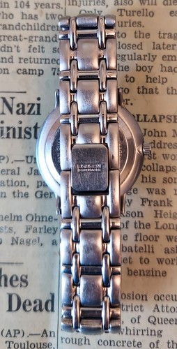 Skagen Women's Watch Silver Tone Dial Stainless Band 32SSX 26mm - New Battery - Picture 4 of 6