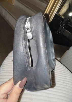 LOUIS VUITTON trousse toilette - Photo 1/4