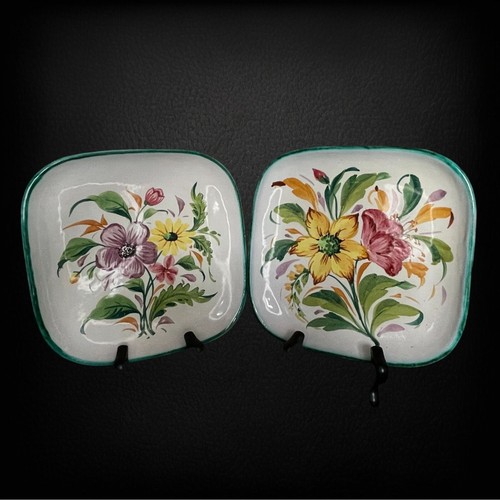 Vintage Italy Set of 2 Ceramic Floral Wall Decor Plates with Stands - Picture 1 of 11