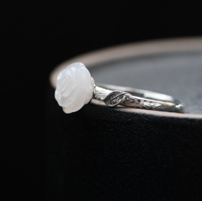 K05 Ring Zweig mit Rose weiße Jade Sterling Silber 925 verstellbar