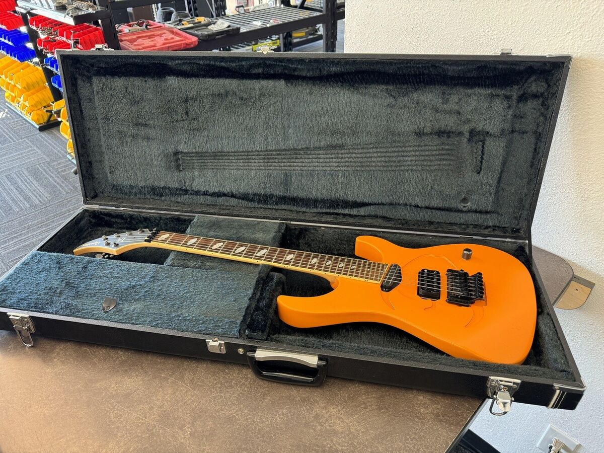 Caparison Apple Horn SE Orange Electric Guitar Includes Case Caparison Apple Horn SE Orange Electric Guitar Includes Case
