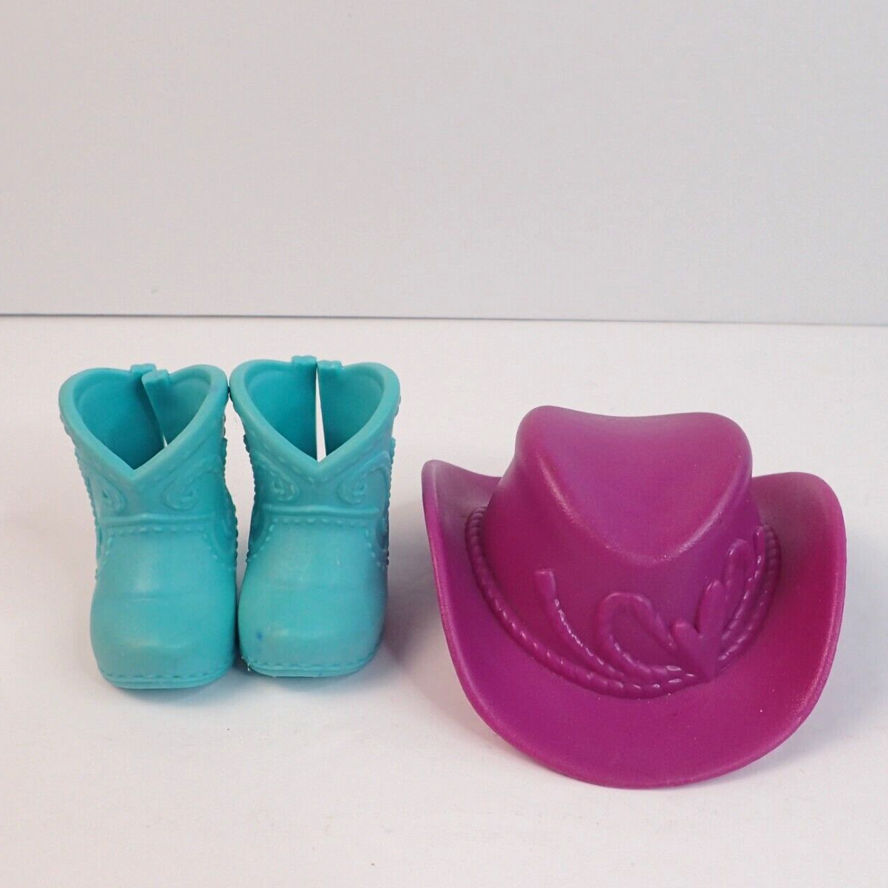 Stivali e cappello da cowgirl Mandy di ricambio Littles by Baby Alive Lil Pony Ride
