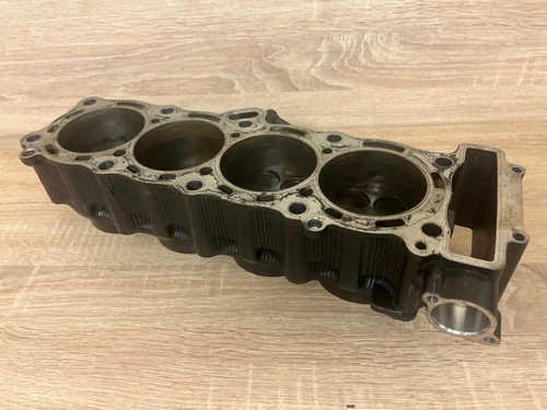 YAMAHA R1 5VY CYLINDER AND PISTONS 425MB35B