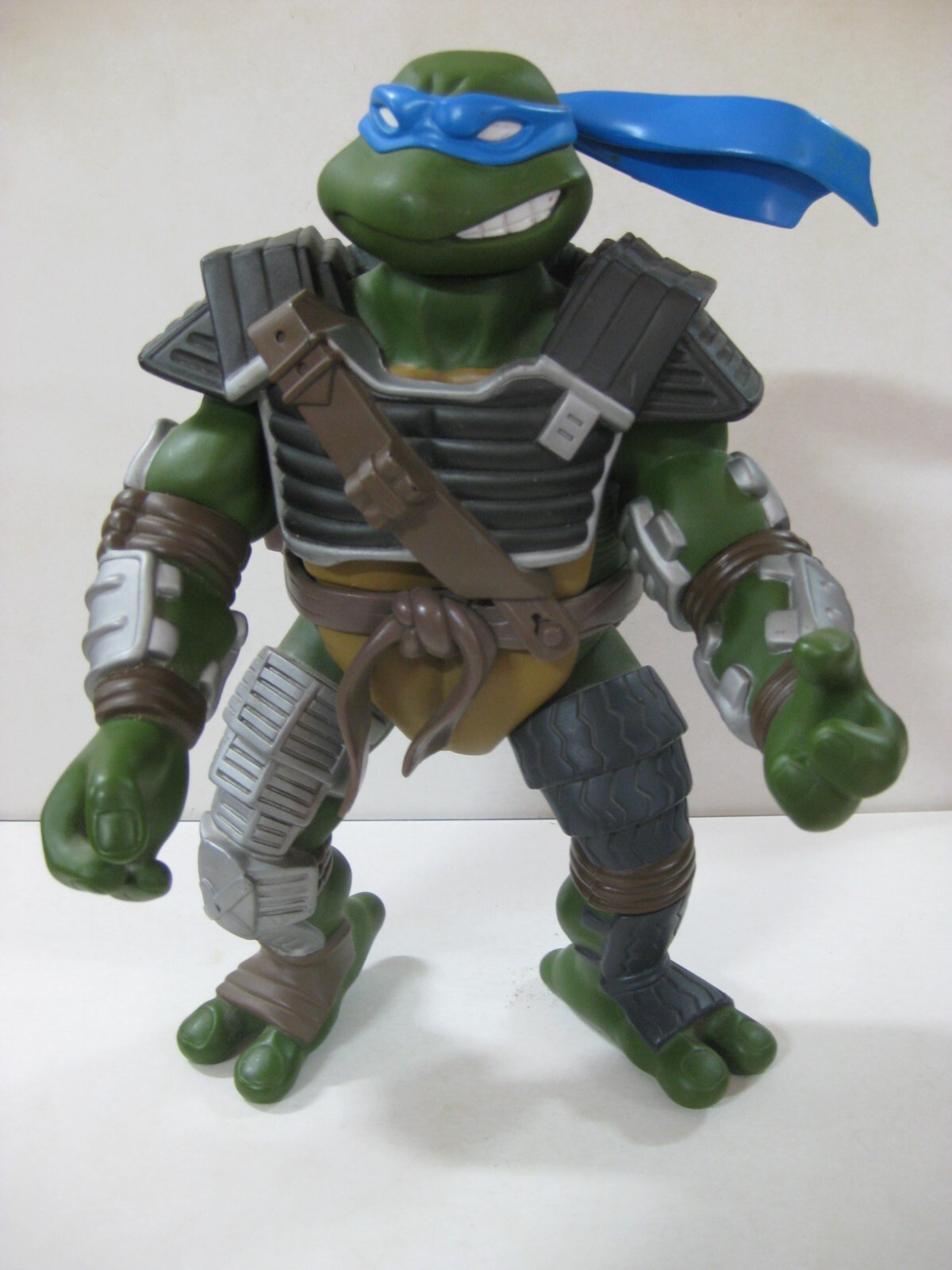 TORTUGA NINJA MUTANTE LEONARDO FIGHTIN'GEAR 12'' PLAYMATES TOYS 2004
