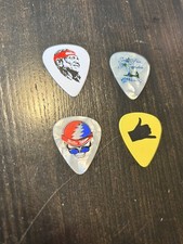 Associated Buffett & Willie Guitar Picks 