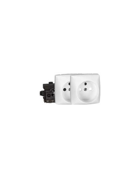 Prise double 2P+T Legrand 086178 pré-câblée pour un raccordement express sans outil