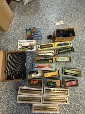 HO Scale Train Bundle   5 Engines, Amtrak Cars, Tracks, MRC Controller, More