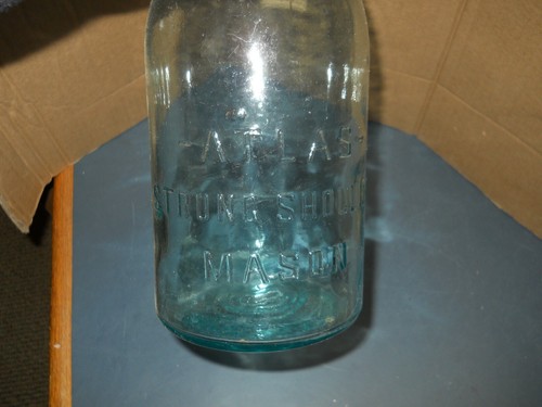 ANTIGUO ATLAS FUERTE HOMBRO MASÓN AGUA VIDRIO AZUL MEDIO GALÓN FRASCO DE ENLATADO - Imagen 3 de 5