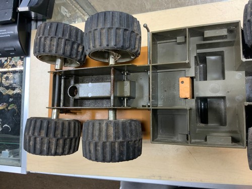 Ertl Dump Truck - preowned worn and damged - cones as seen - 第 16/16 張圖片