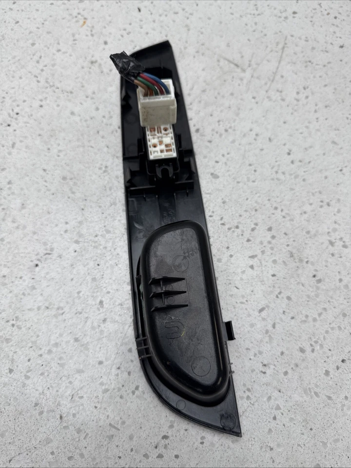 Interruptor de controle de janela traseira esquerda Nissan Versa 2011 prata fabricante de equipamento original - Imagem 3 de 4