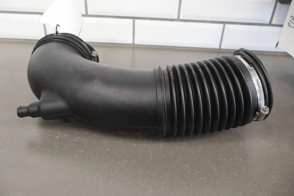 2005-2006 Pontiac GTO Air Intake Filter Housing Tube Base & Lid *No MAF* - Image 3 of 4