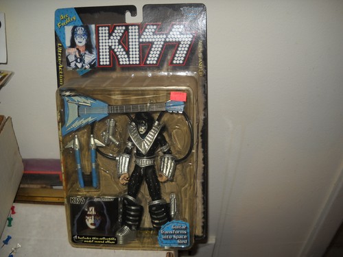 Figura de acción Kiss 1997-Ace Frehley en estado bastante bueno/casi nuevo en tarjeta - Imagen 1 de 2