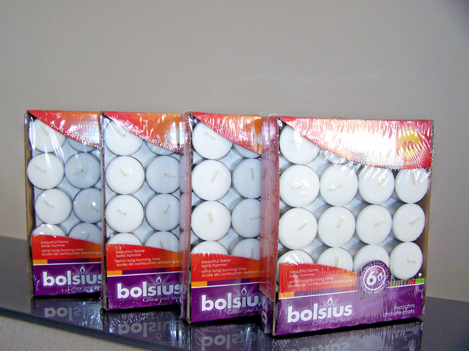 ​ 4 x 40er PackBolsius Teelichte im 40er Pack mit ca. 6 Stunden Brenndauer ​
