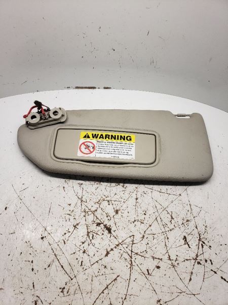 Illuminated Driver Sun Visor for 02-04 Volvo 60 Series 1056364