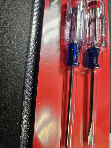 Craftsman Phillips and Slotted Small Pocket Screwdriver Set With Shirt Clip - Picture 8 of 10