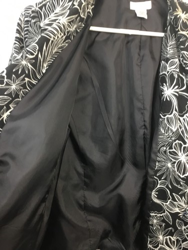 Kim Rogers Woman's Black & White 20W Lined Long Sleeve 4 Button Jacket - Picture 5 of 6