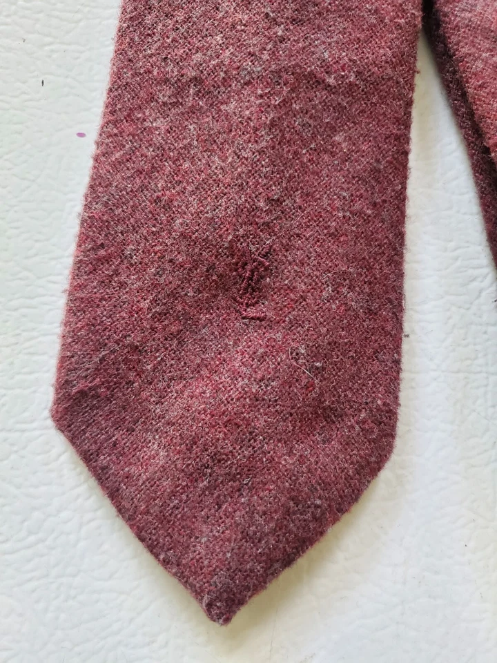 Yves Saint Laurent Heather Mist Solid Oxblood tie 3" X 55" . Made In Italy. - Image 4 of 4