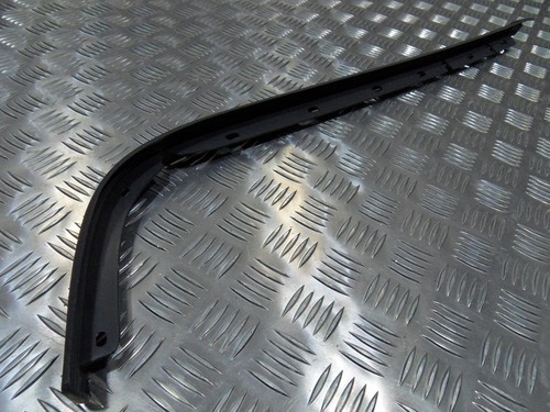Alerón labio cenefa inferior delantero derecho Vauxhall Nova Mk1 genuino 1988 a 1990 nuevo de stock - Imagen 7 de 13