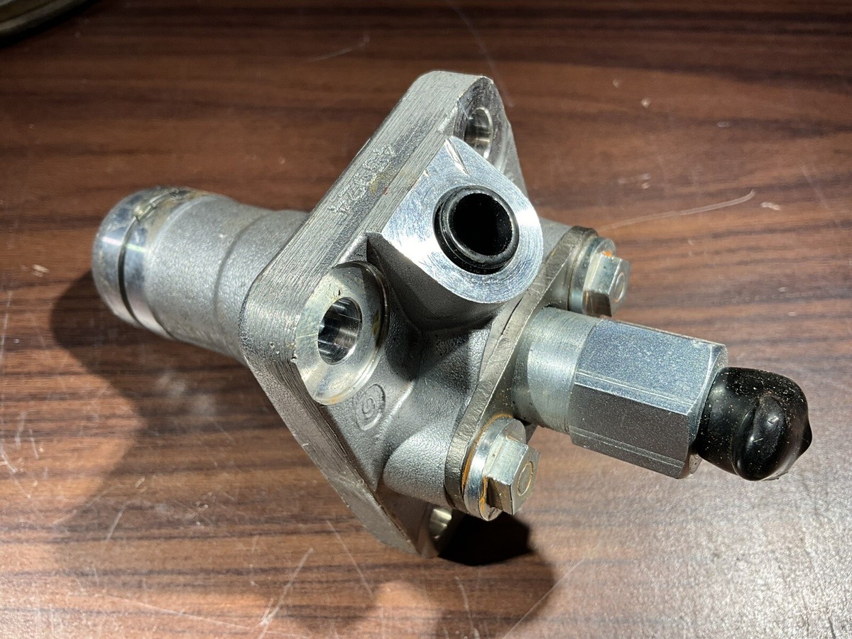 Bosch Fuel Injection Pump Assembly For Isuzu 4LE1 / 4LE2 104139