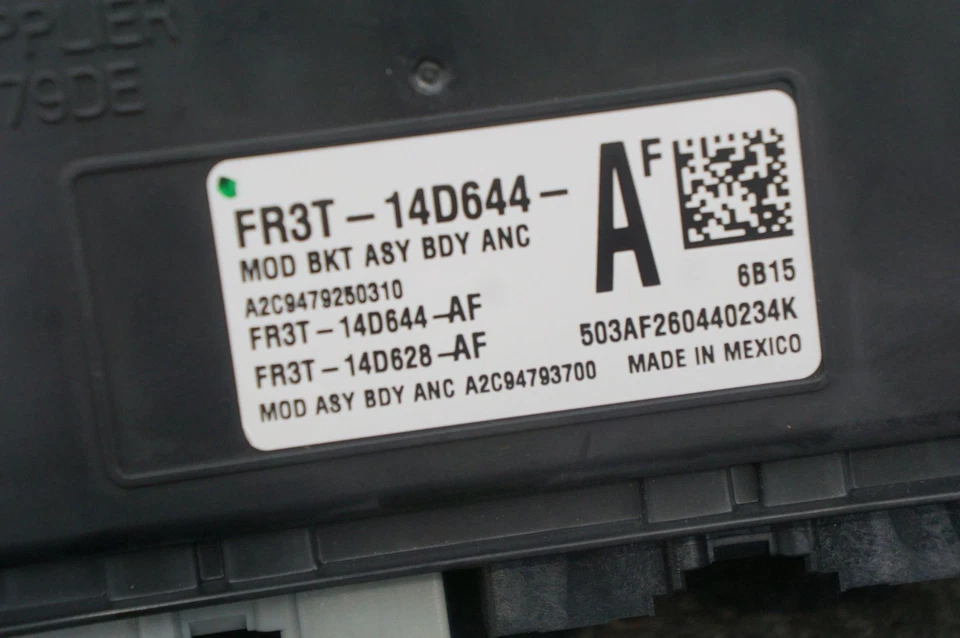 Módulo de control de iluminación ECM OEM 3T14D644AF Ford Mustang Shelby GT350 2015-2022 Foto 2 de 4