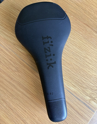 fizik Taiga Regular MTB Sattel Herren schwarz
