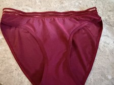 VINTAGE VICTORIA  S SECRET SECOND SKIN BIKINI PANTY. XS.  MAROON .  NEW 