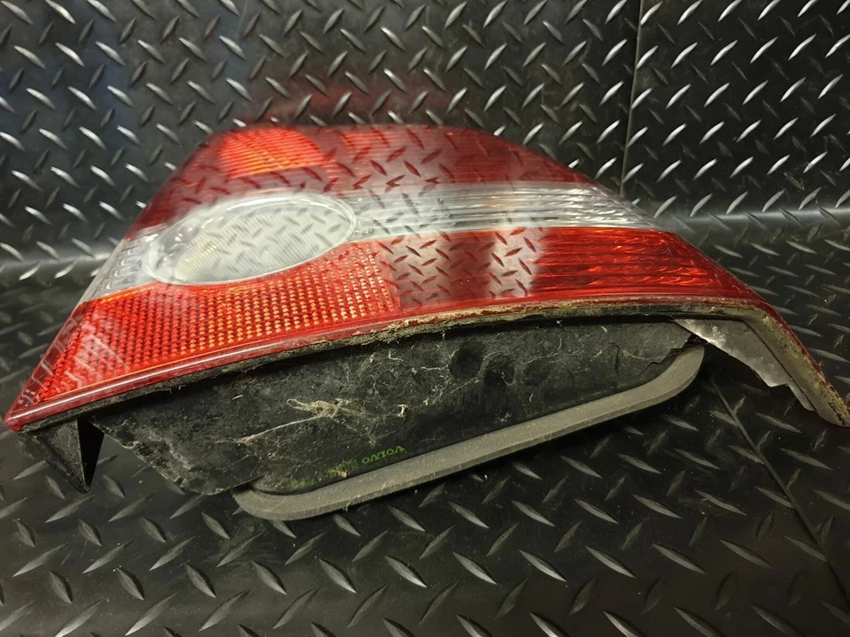 Conjunto de luz traseira lateral do motorista Volvo S40 2006 OS 30698916 J59 - Imagem 3 de 4