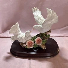 Doves ornament by The Leonardo Collection 