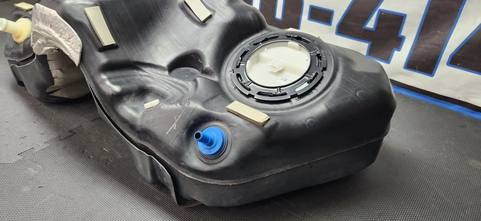 Ford Mustang GT 2015-2017 tanque de gasolina con bombas completo 85 k millas OEM Foto 2 de 4