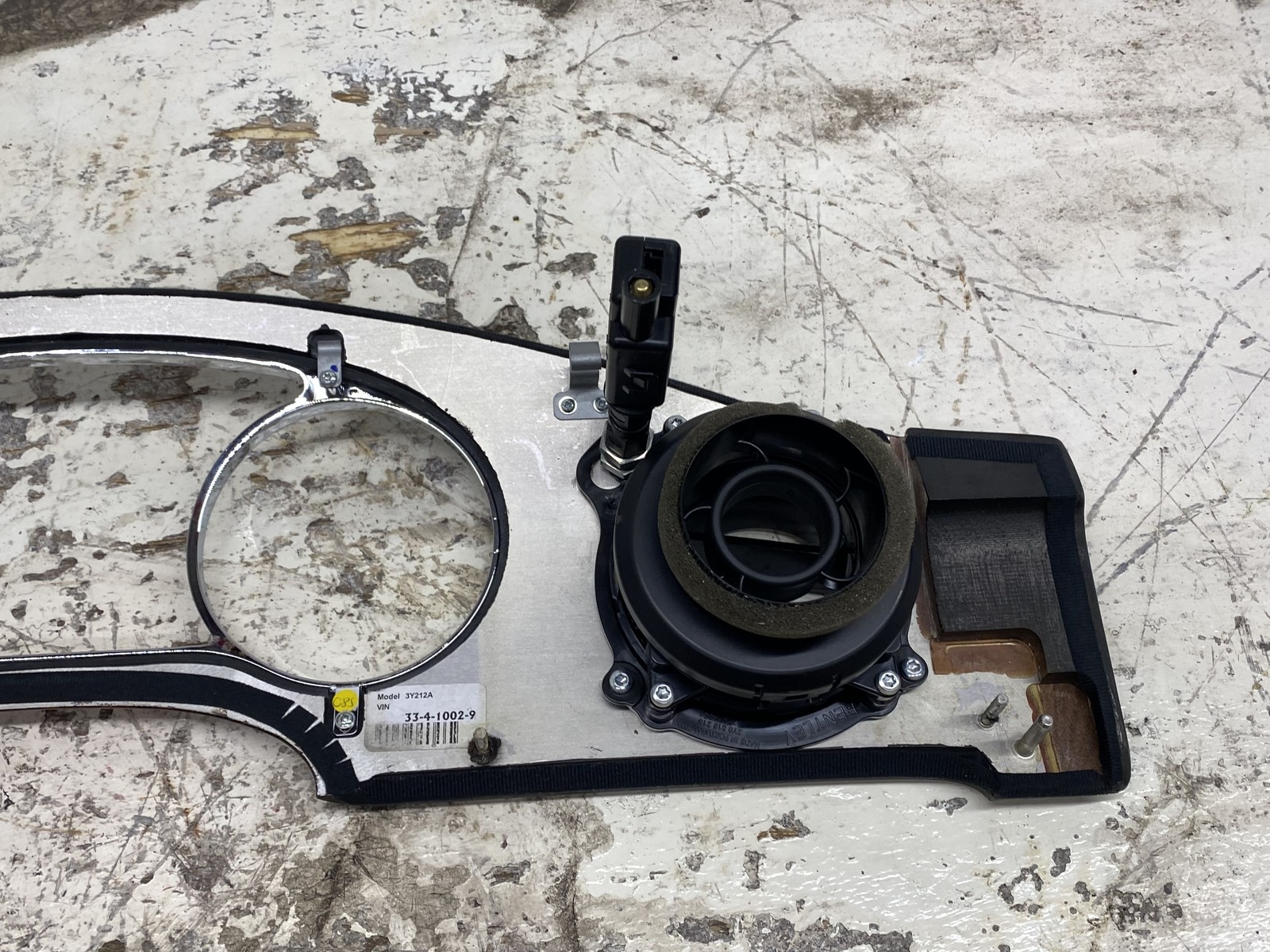 2010-2020 BENTLEY MULSANNE FRONT DASH SPEEDOMETER CLUSTER TRIM PANEL W/ VENTS