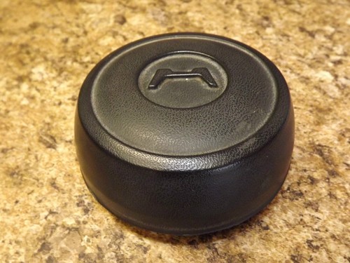 OEM Genuine old school rare Honda Civic CVCC steering wheel horn cap in black - Picture 2 of 3