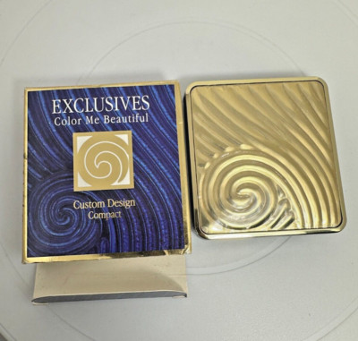 Color Me Beautiful Exclusives Showpiece COMPACT for 2-4 Shadows & Blush