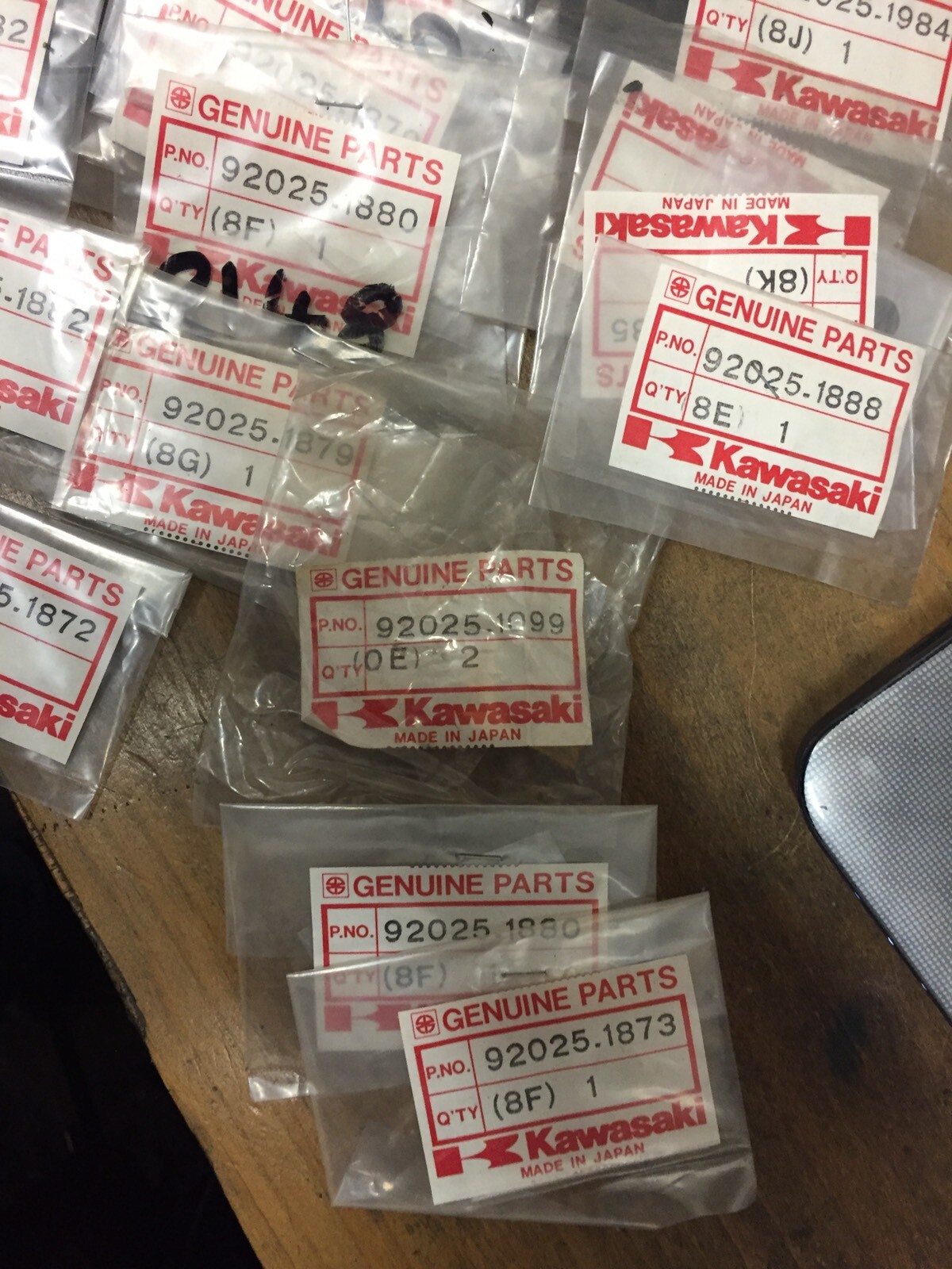 Kawasaki valve Shims New Genuine 38 In Total 92025.1984