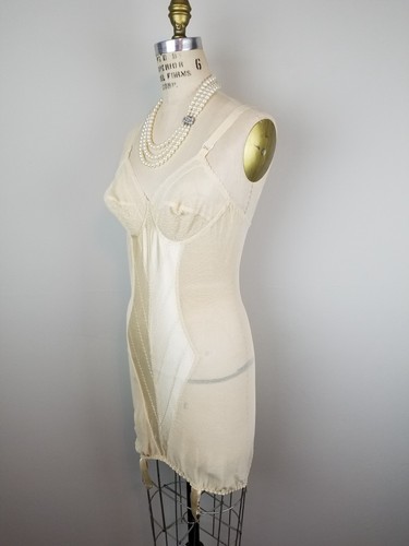 Vintage 1950's Corselette Shapewear Slip Garter Pin Up Ivory Lace & Mesh Size 34 - Picture 5 of 13