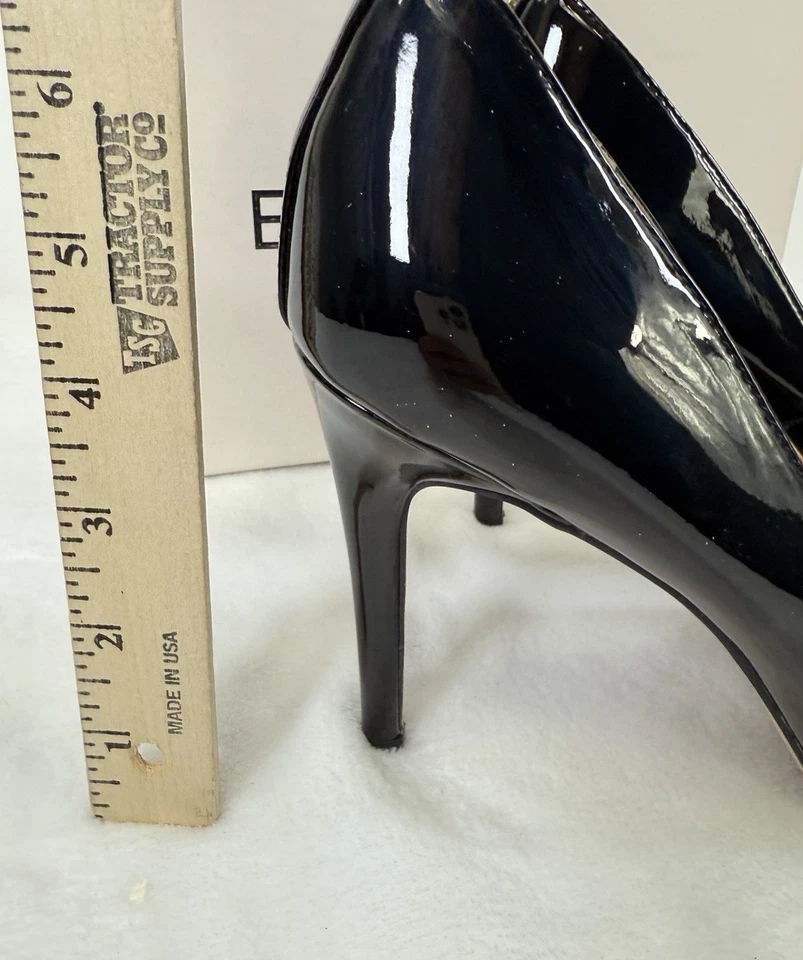 Zapatos de salón BCBGeneration 11 charol negro punta puntiaguda aguja alta Foto 2 de 4