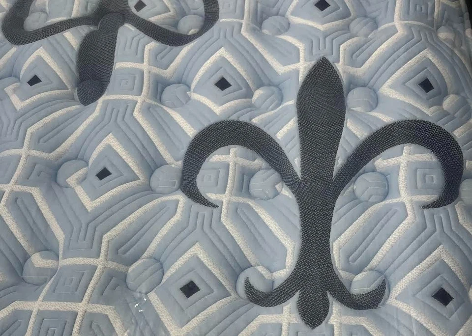 Queen Stearns & Foster Estate Firm Mattress - Image 3 of 3