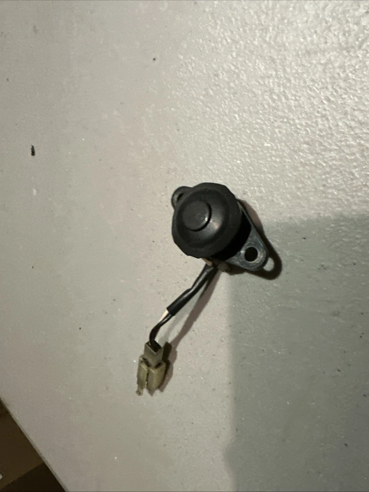 1997 YAMAHA ROYAL STAR TOUR DELUXE XVZ1300LT TRIP RESET SWITCH BUTTON  - Image 2 of 3