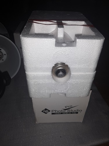 ls pro stock photo studio kit -2 cubes,lights,stands,lightbulbs ect - Picture 2 of 2