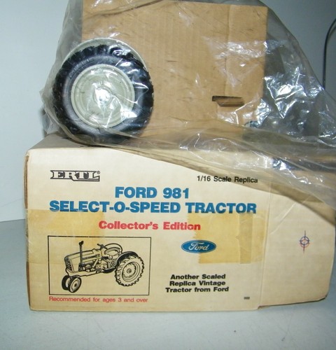 1987 ERTL 1/16 Diecast Ford 981 Select-O-Speed Tractor National Farm Toy Show - Picture 8 of 10