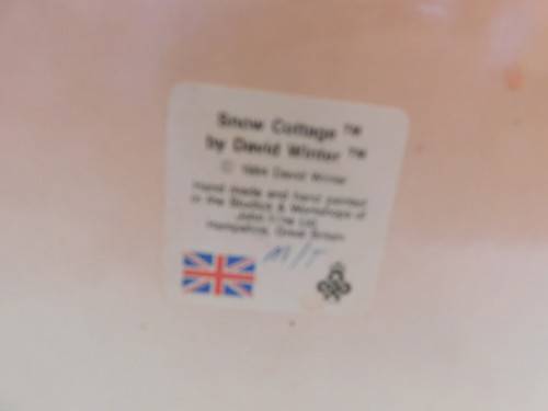 David Winter Snow Cottage 1984 w/Box and COA - Picture 9 of 9