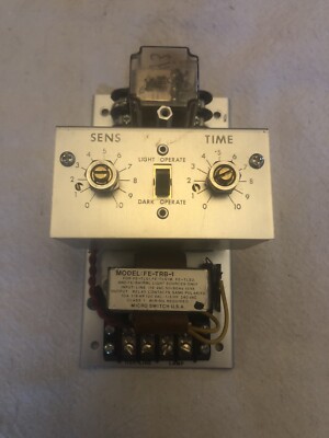 Honeywell FE-TR5R TR5R Logic Module w/ FE-TRB-1 Transformer KRP-11DG-12 Relay