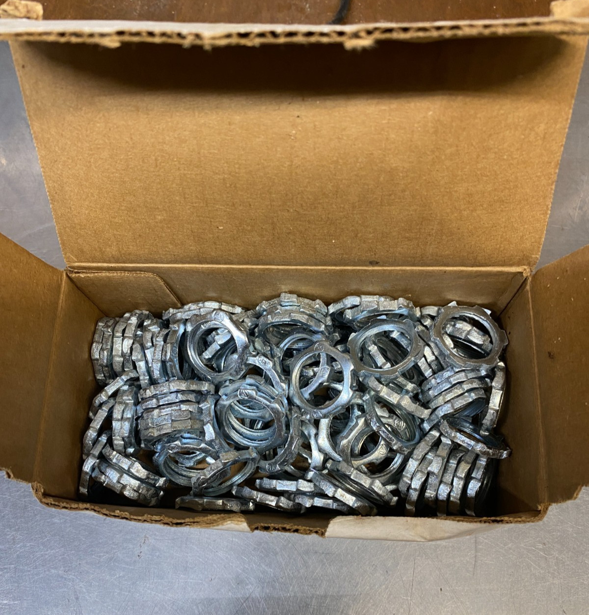 100 APPLETON BL-50 LOCKNUTS 1/2" NEW IN BOX