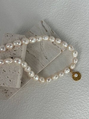Radiant Harmony Pearl Necklace with Gold Medallion Elegant Necklace Vintage 