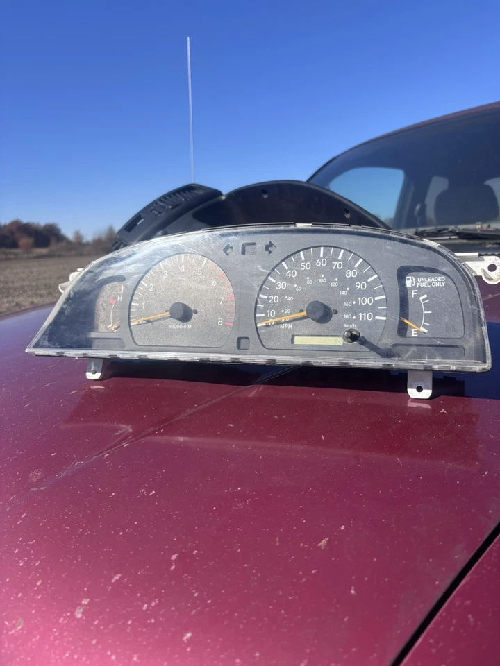 Cluster Toyota Tacoma SR5 calibre 4x4 1998-2000 - Imagem 2 de 4