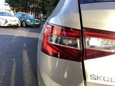 Rückleuchte links Skoda Superb III Kombi 3V 3V9945207 P24230907